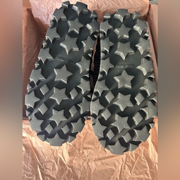 Miu Miu Women’s 35.5 (US 5.5) Matelassé Padded Ankle Boots - Picture 7 of 9